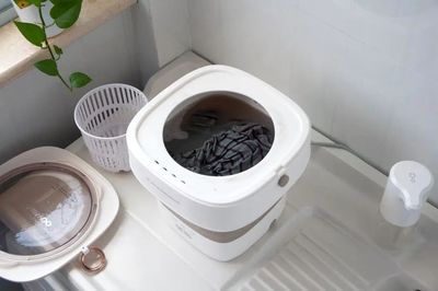 你痛恨洗袜子吗?大宇迷你折叠洗衣机评测,免安装易收纳很实用